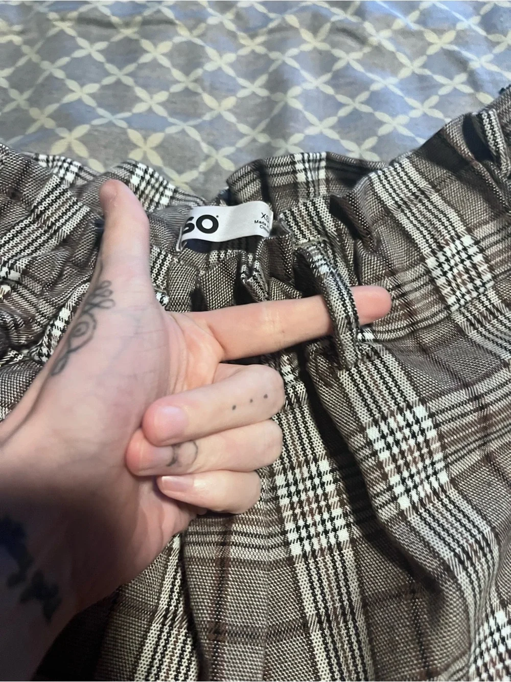 Plaid Elastic-Waist Pants —/Brown
